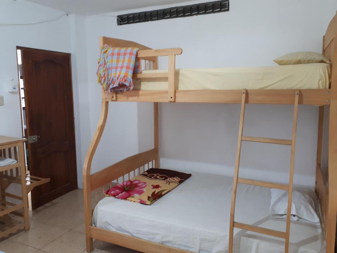 מלון Puerto López Haus Quentin מראה חיצוני תמונה