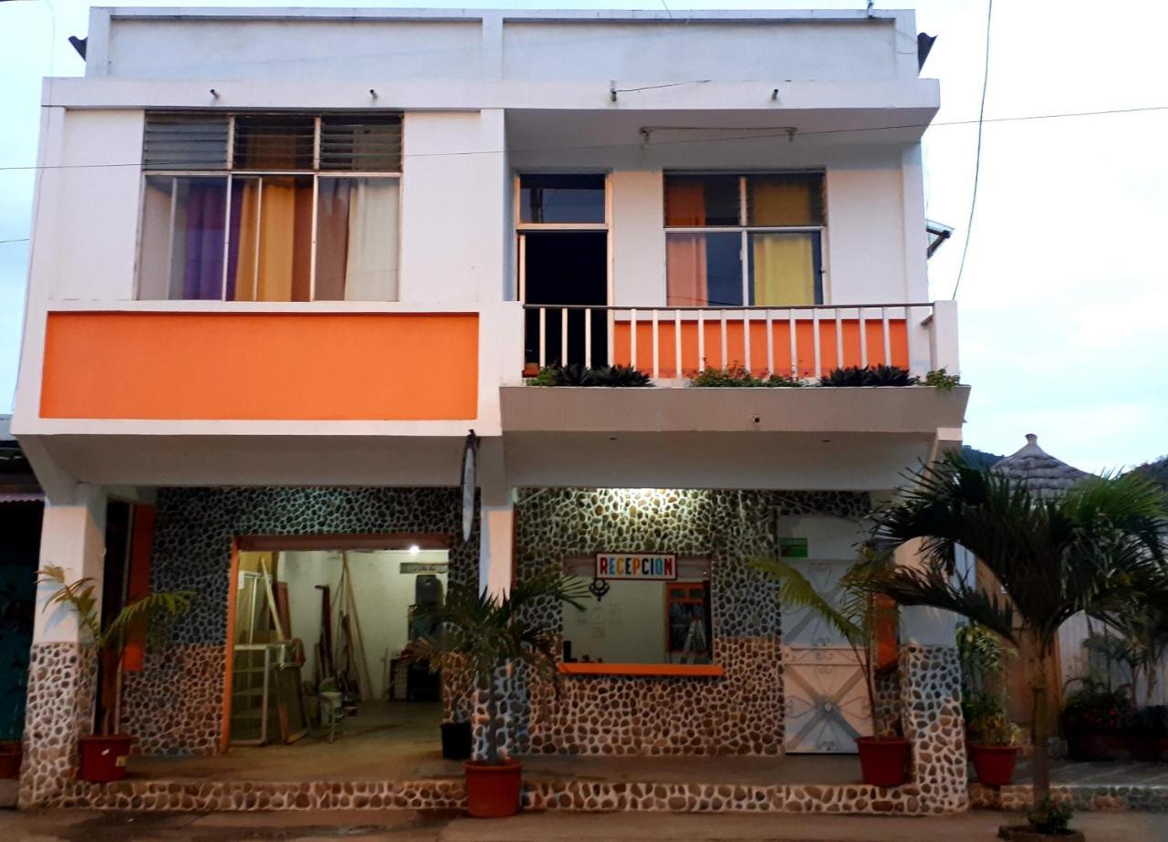 מלון Puerto López Haus Quentin מראה חיצוני תמונה