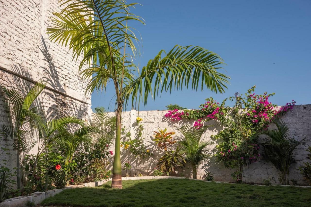 מלון Puerto López Haus Quentin מראה חיצוני תמונה